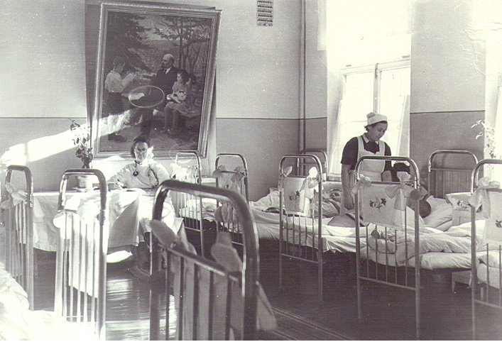 Больница 60 фото. Больничная палата СССР 1950-Е. Советская больница СССР палата. ЦКБ палата 60 е годы.
